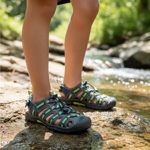 Khombu Unisex Navy Green Gray Boat Shoe Sandal Size 2 Y Hook and Loop Closure